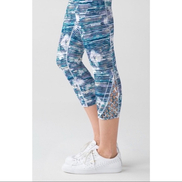 Lululemon Inspire Crop Blurry Belle Leggings 6 - Picture 2 of 15